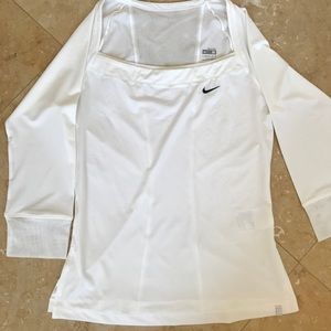 🧗‍♀️LIKE NEW 👚Nike Top